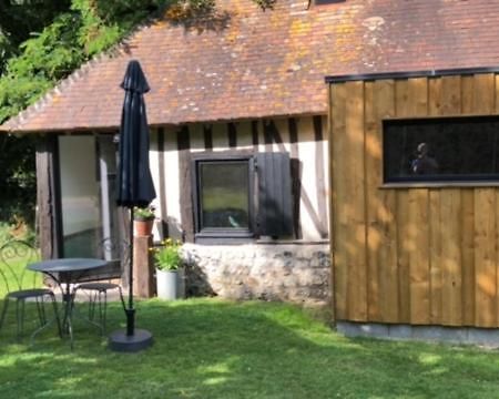 La Petite Normande Villa Triqueville Exterior photo